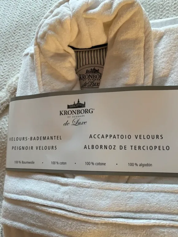 2 Bademantel weiß/ Grau gr. S/M neu