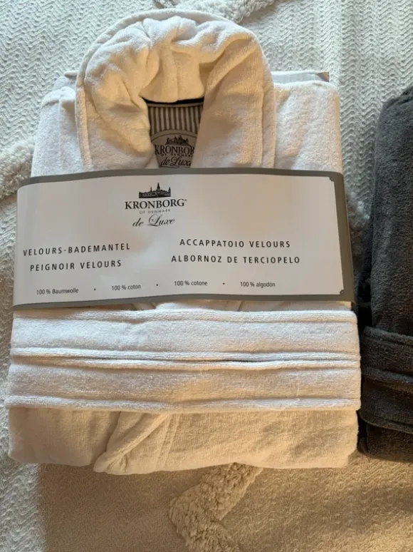 2 Bademantel weiß/ Grau gr. S/M neu