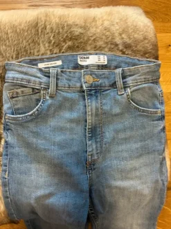 💙 Bershka Jeans – Skinny High Rise – hellblau (Gr. 36)