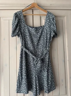 🌿 C&A Playsuit – Blau – Größe 50