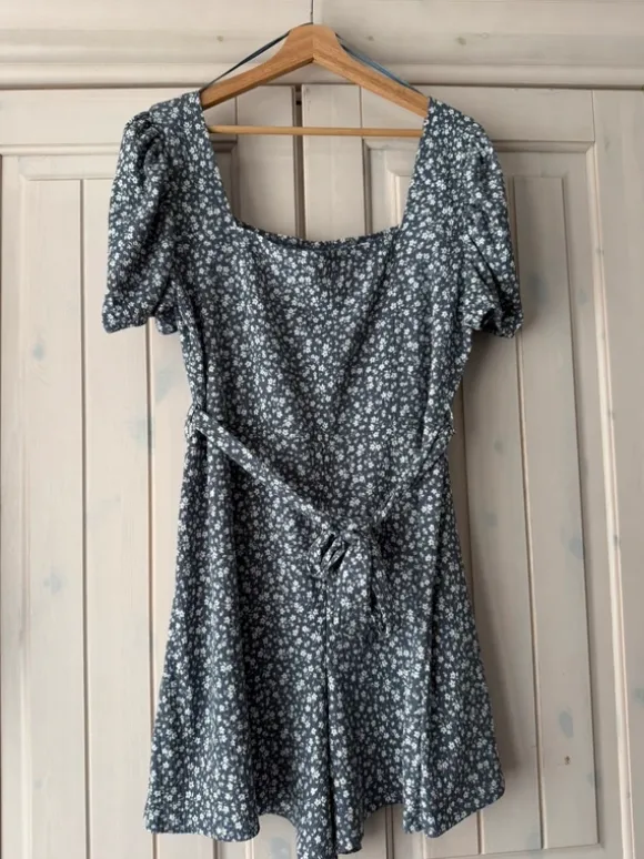 🌿 C&A Playsuit – Blau – Größe 50