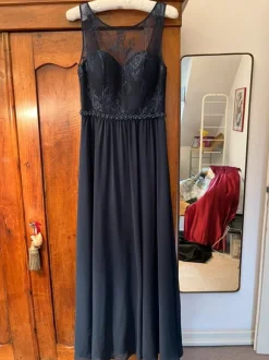 Abendkleid dunkelblau mit Spitze