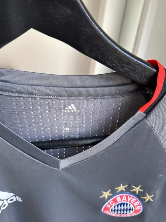 Adidas FC Bayern München Trainjngsshirt Gr. S