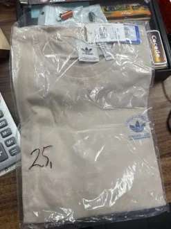 Adidas Tshirt L