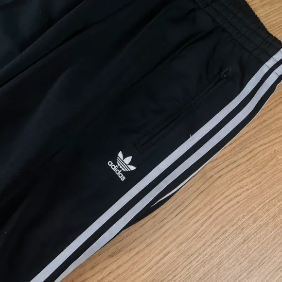 Adidas Vintage Trackpants Schwarz Weiß 3-Streifen | Open Leg | Y2K | M