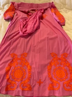 Aktuelles Sommerkleid von Emily van den Berg