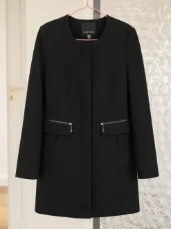 AMISU black collarless longline blazer.