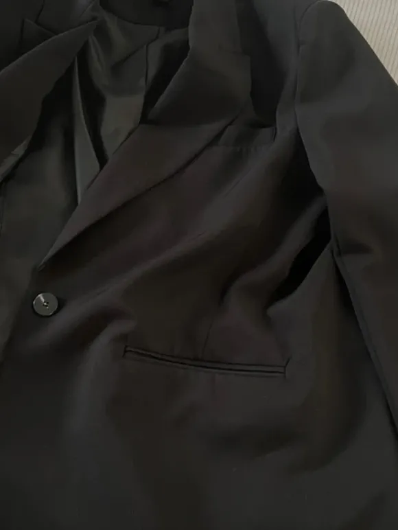 AMISU schwarzer Blazer mit Schulterpolstern