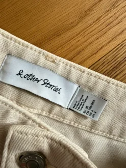 Ankle Jeans Momfit & Other Stories Creme Gr. 36