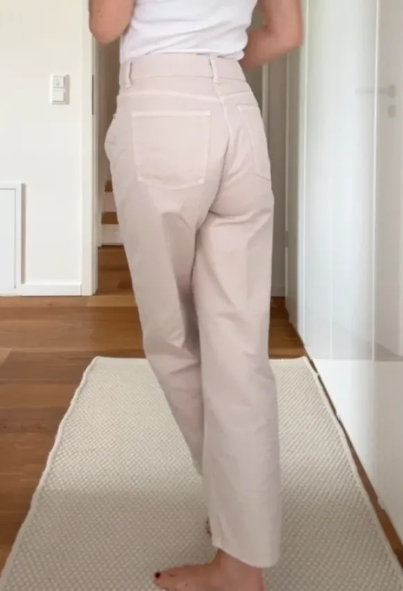 Ankle Jeans Momfit & Other Stories Creme Gr. 36