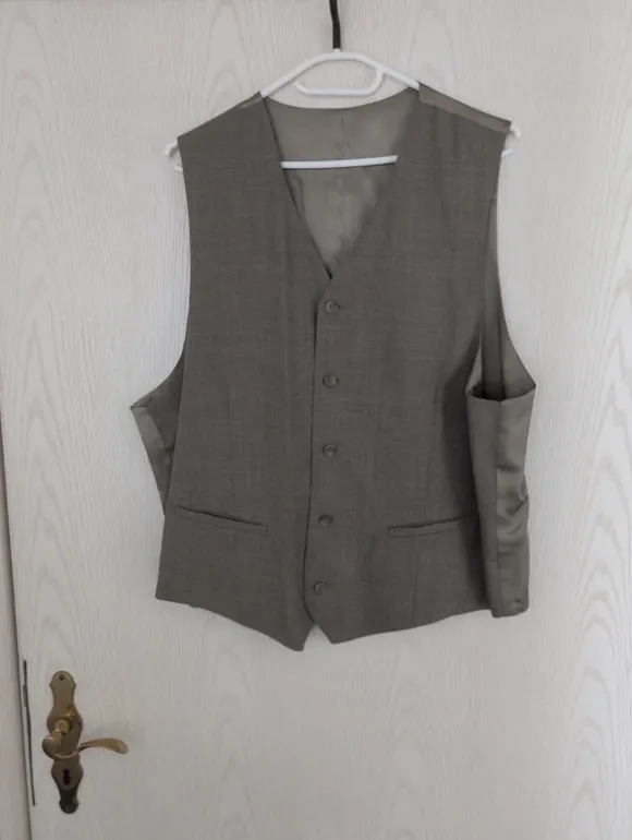 Anzug Gr. 52 grün Khaki einmal getragen mens design