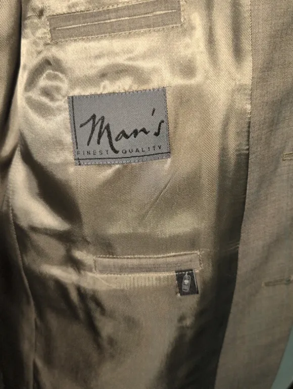 Anzug Gr. 52 grün Khaki einmal getragen mens design