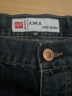 Apt jeans