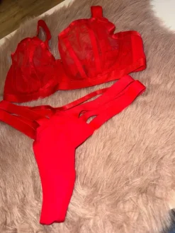 Asos - ensemble lingerie rouge sexy neufs avec emballage d’origine