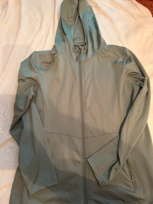 Athletic Sportjacke mit Kapuze – Größe XL