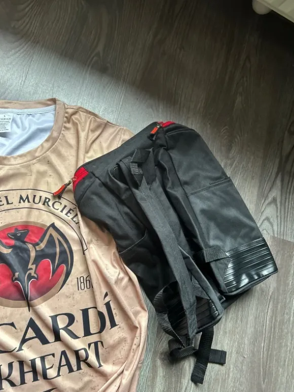 Bacardi pakket, shirt maat L, pet en tas