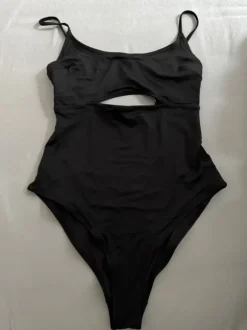 Badeanzug mit Cutout, H&M, Gr. 38