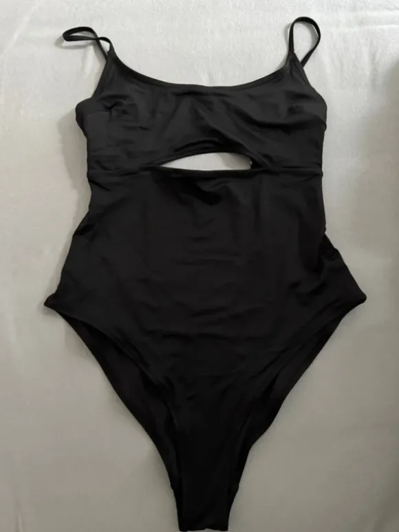 Badeanzug mit Cutout, H&M, Gr. 38