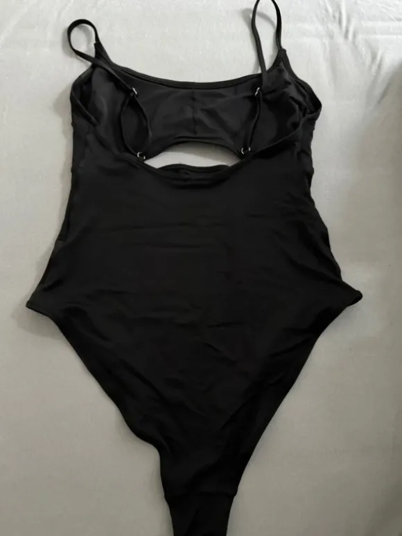 Badeanzug mit Cutout, H&M, Gr. 38