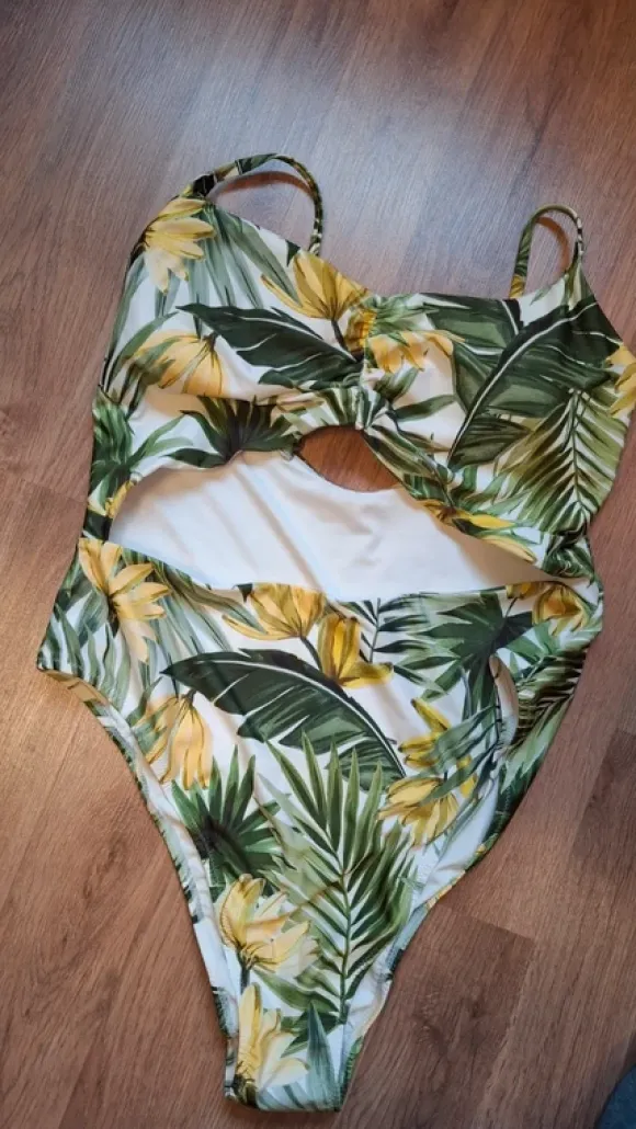 Badeanzug neu mit Etikett 🌸 Marke: H&M🌸 Größe XL