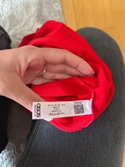 Badeanzug Rot