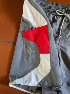 Badeshorts grau/rot