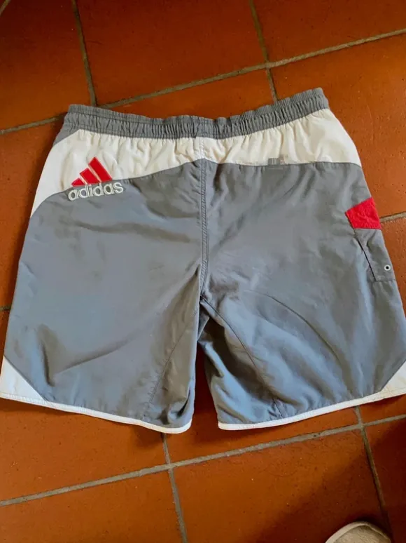 Badeshorts grau/rot