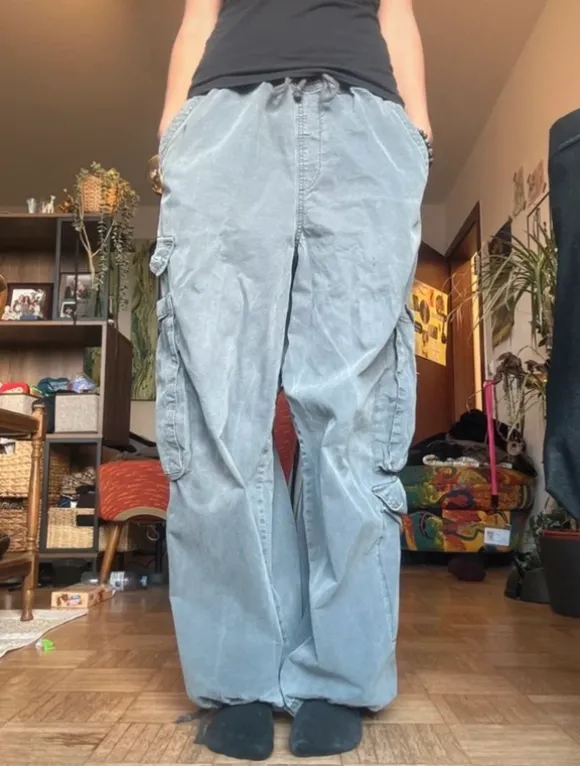 baggy cargo pants