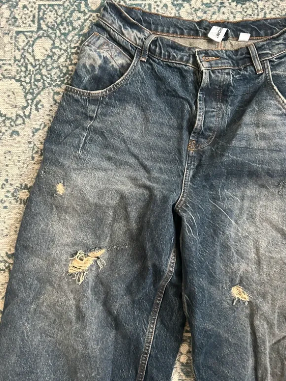 Baggy Hose Collusion