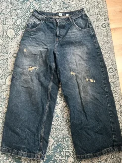 Baggy Hose Collusion