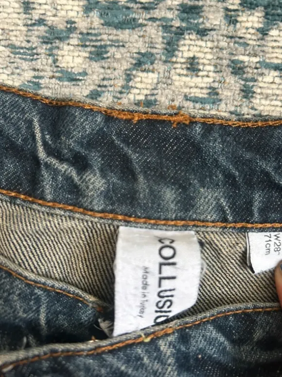 Baggy Hose Collusion