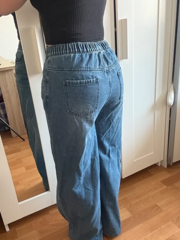 Baggy Jeans mit Bund