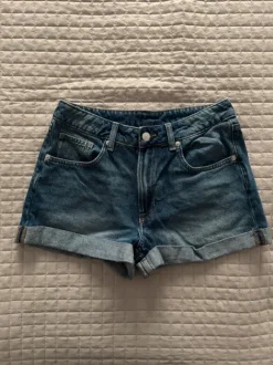 basic denim shorts