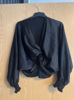Bauchfrei satinBluse schwarz