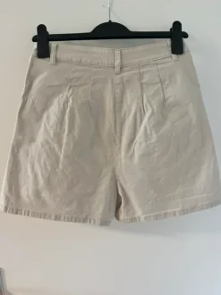 Beige Shorts ASOS Design M