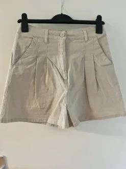Beige Shorts ASOS Design M