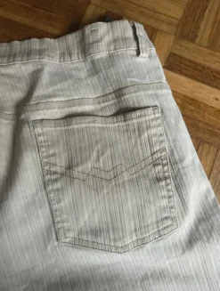 Beige Vintage Jeans
