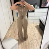 Beiger Jumpsuit mit Bindegürtel