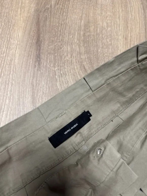 Beiger Paperbag Rock mit Gürtel