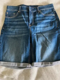 Bermuda-Shorts