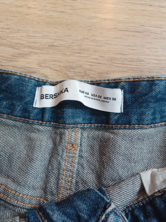 Bershka Jeans Gr. 40 weiter lockerer Stil