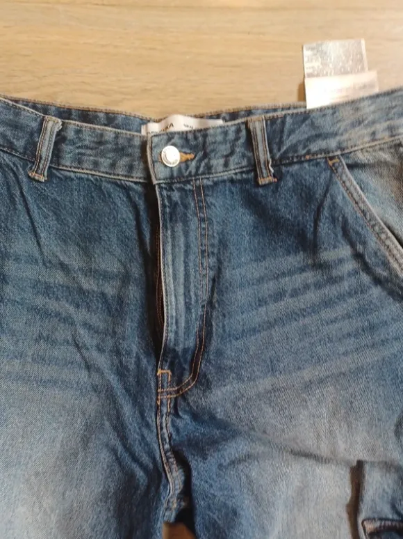 Bershka Jeans Gr. 40 weiter lockerer Stil