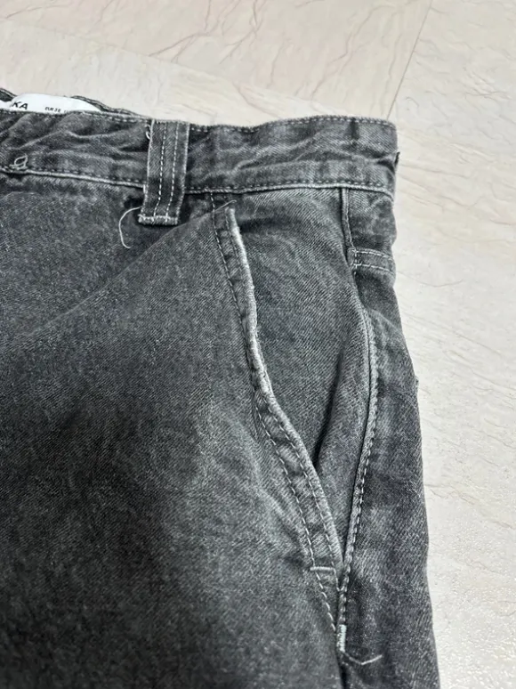 Bershka Loose Fit Jeans – Grau Anthrazit – Gr. 38 (M)