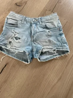 Bershka Push Up 34 Jeans Short