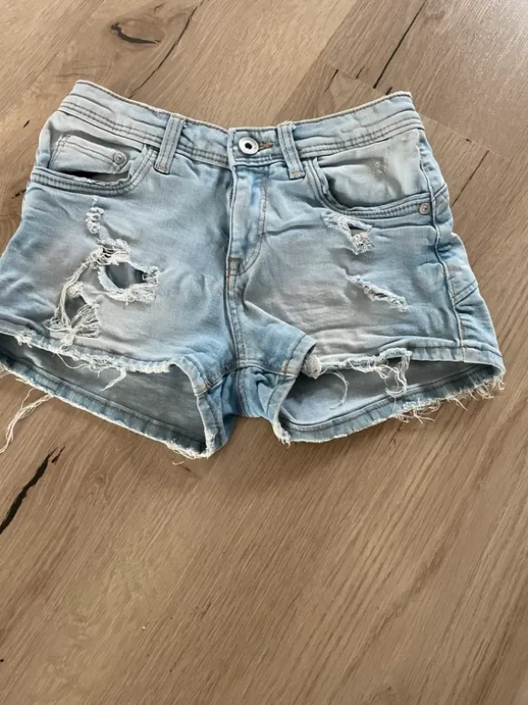 Bershka Push Up 34 Jeans Short