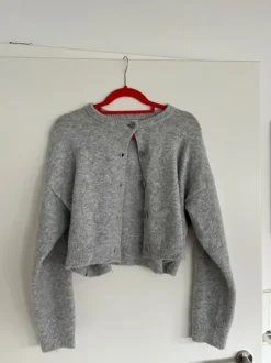 Bershka Strickjacke