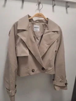Bershka virale cropped Trenchcoatjacke #viral #trend
