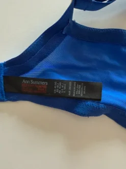 BH Spitze von Ann Summers
