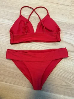 Bikini rot Only