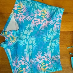 Bikini ungetragen mit Shorts